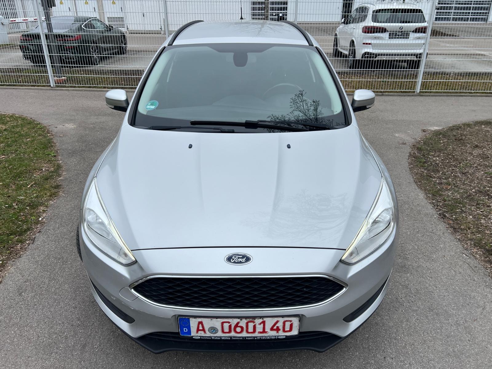 Ford Focus 2015 — rear view