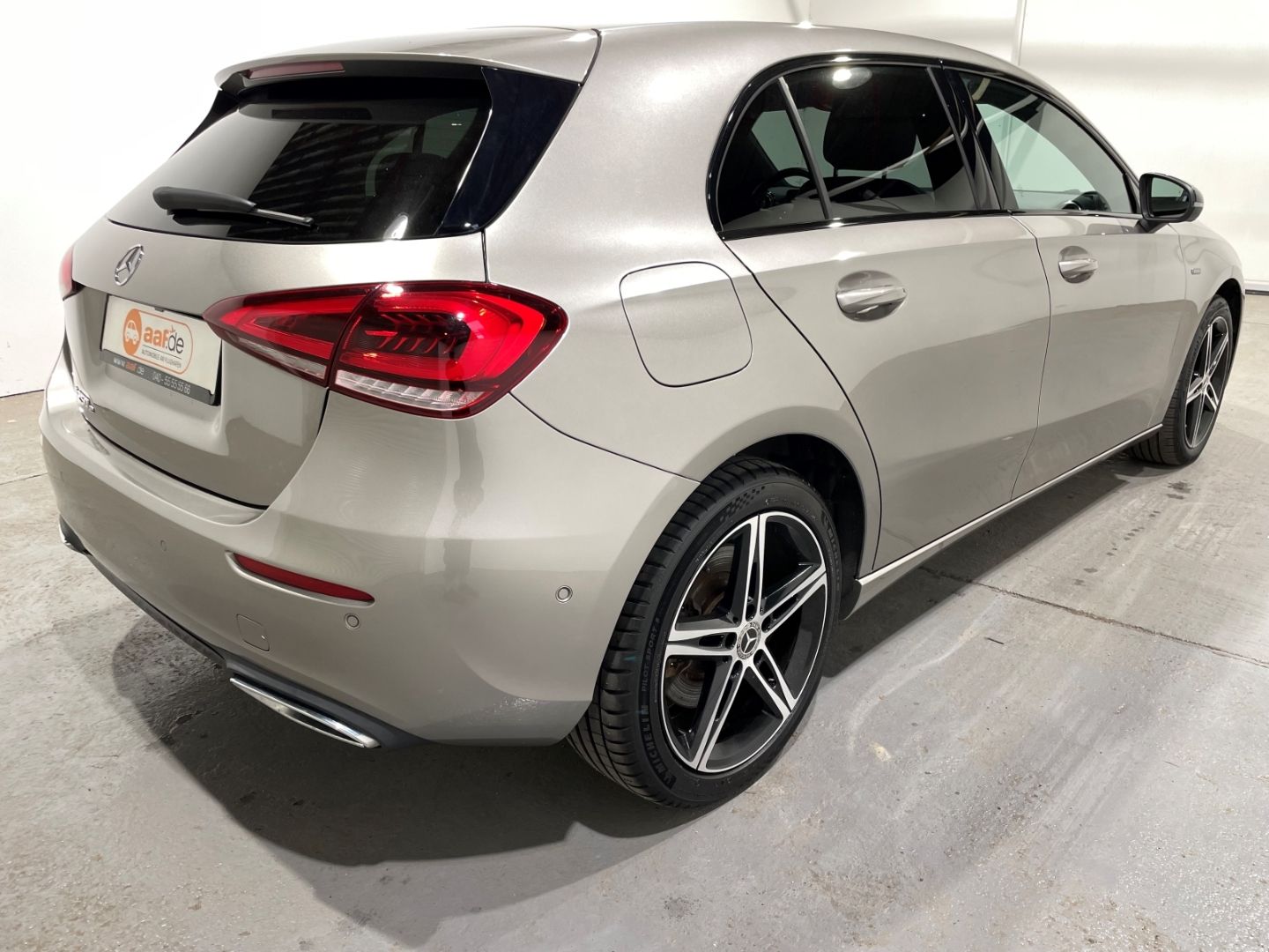 Mercedes-Benz A 250 e Automatik EU6d Navi LED ACC Pano Widescr imagem 3