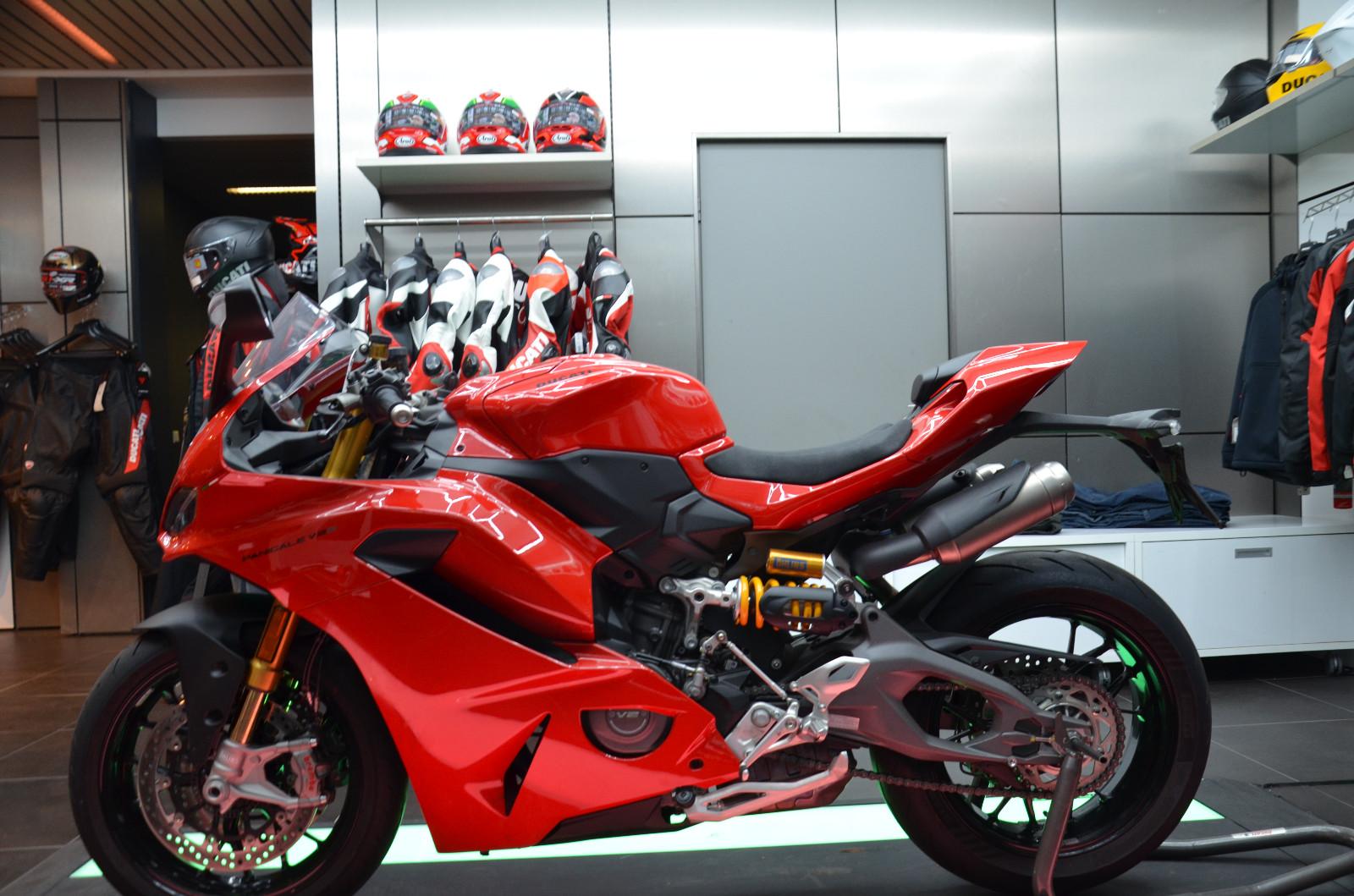 Ducati Panigale V2 S