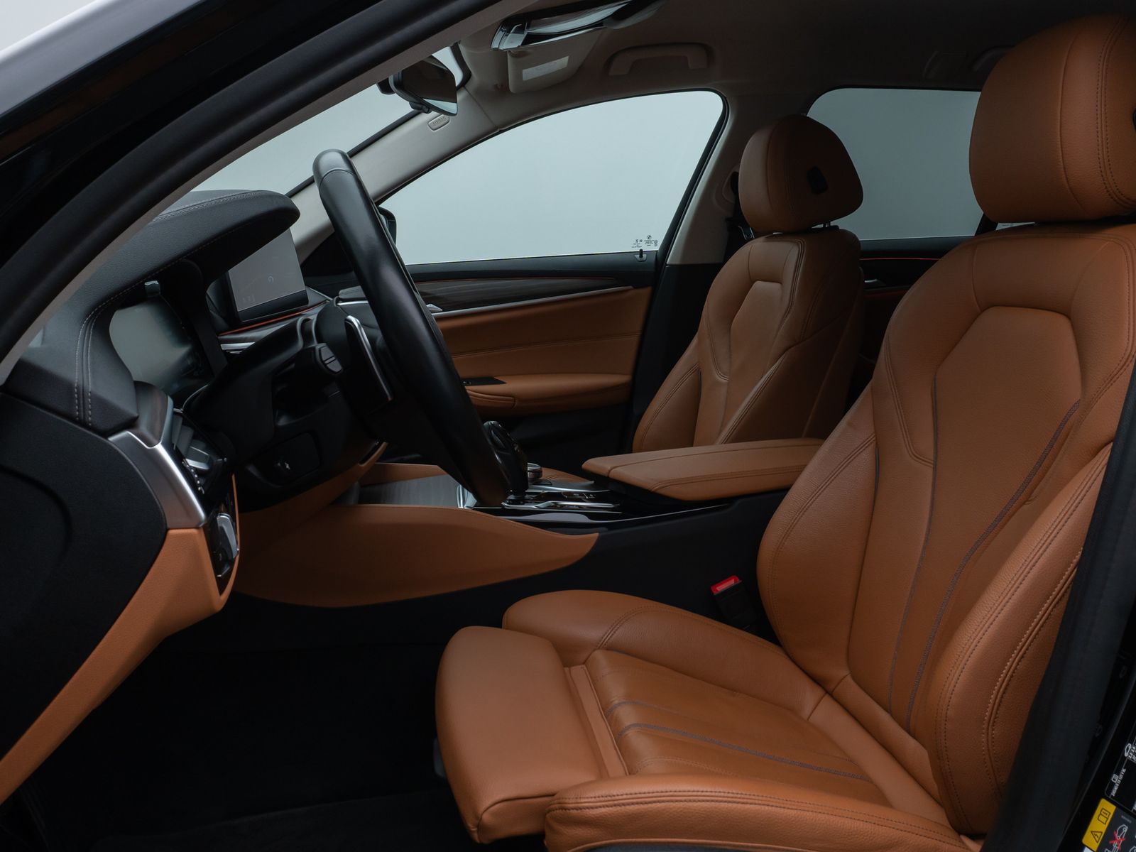 Fahrzeugabbildung BMW 530e xD LuxuryLine 360°HUD DAB AHK Komfort Sport