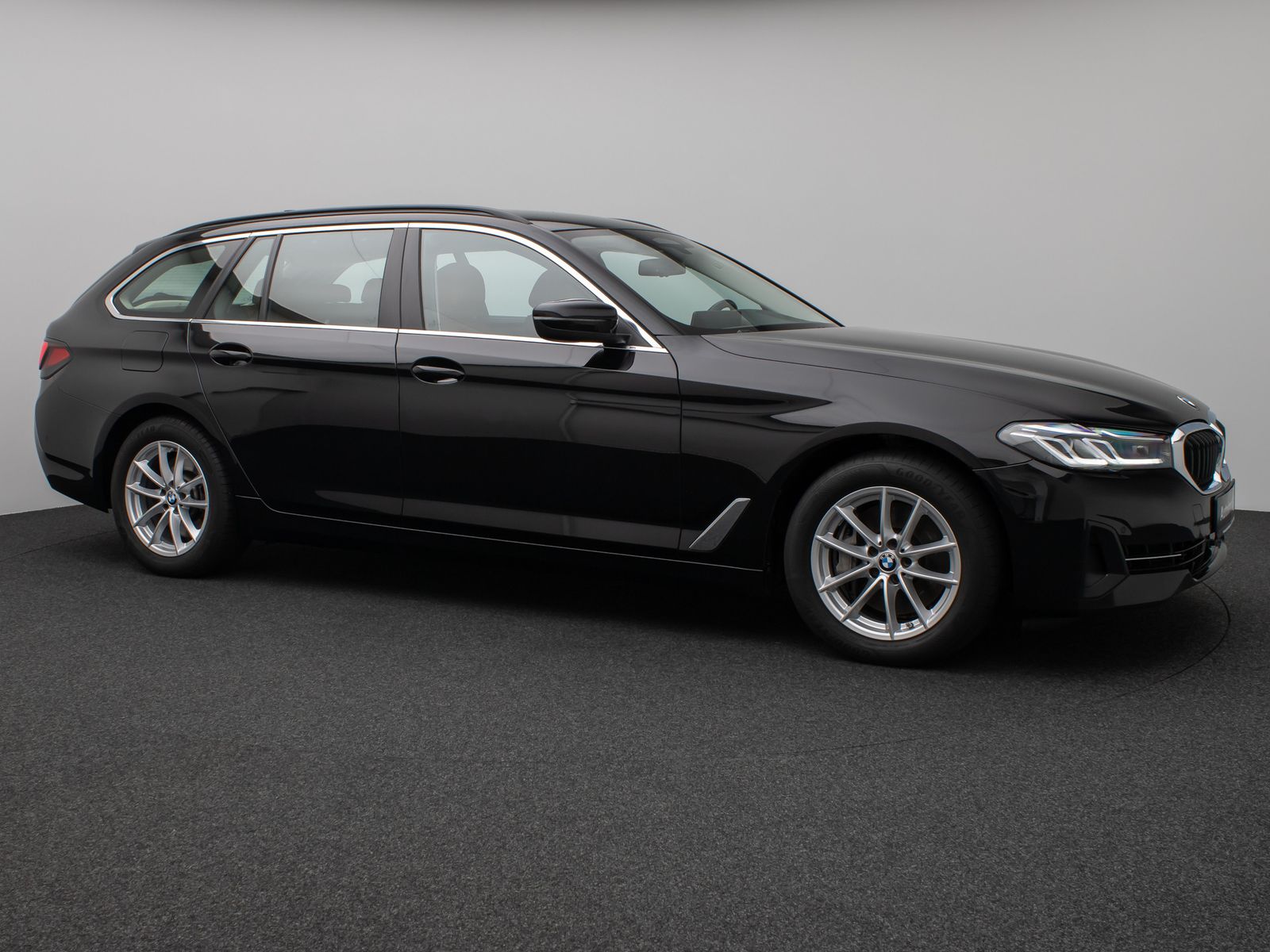 Fahrzeugabbildung BMW 540i xD Laser HUD DAB HiFi AHK Komfort Alarm