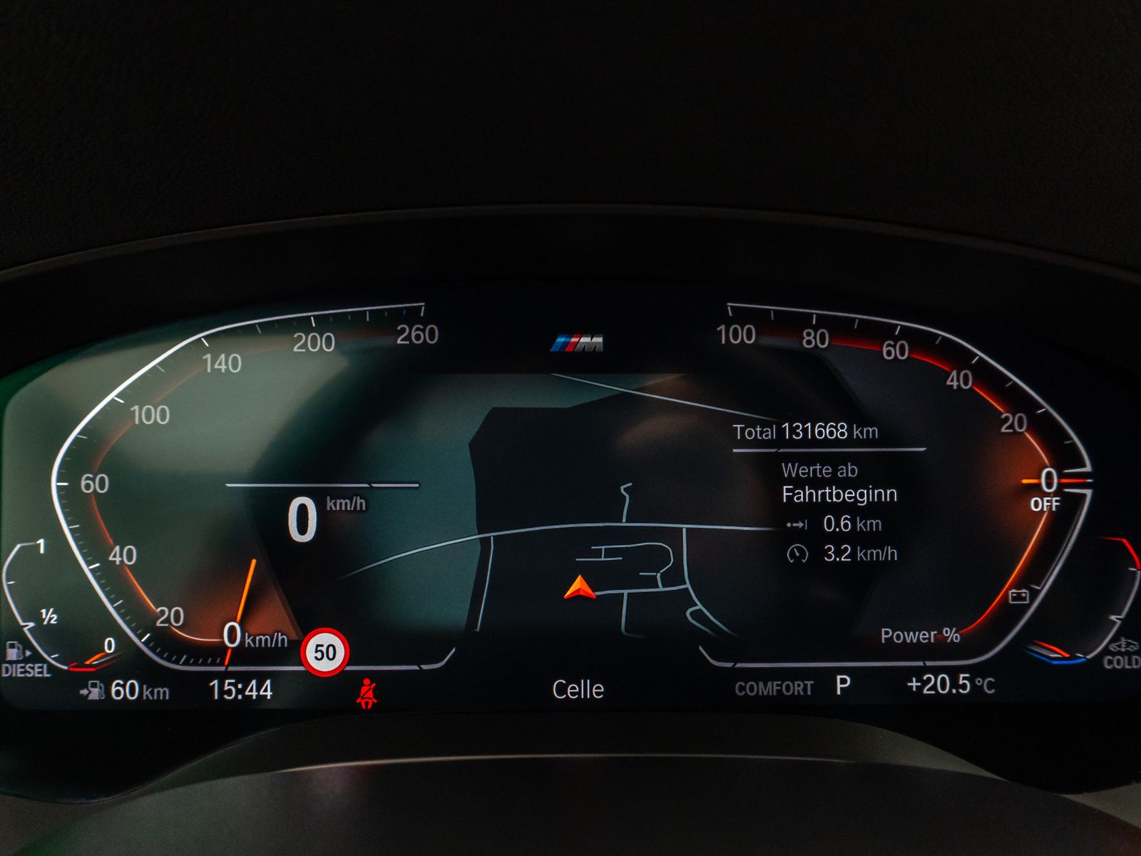 Fahrzeugabbildung BMW 520d xD M Sport Kamera HUD DAB HiFi Stop&Go AHK