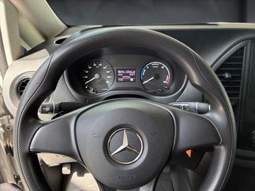 Mercedes eVito - 6