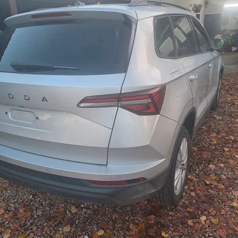 Skoda Karoq 1.0l TSI Selection 2024 UNFALL