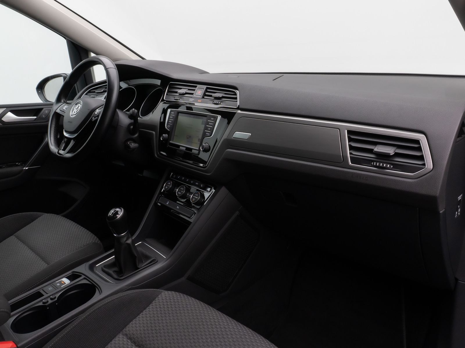 Fahrzeugabbildung Volkswagen Touran 2.0 TDI BMT Navi Stzhz ACC PDC AHK 8fach