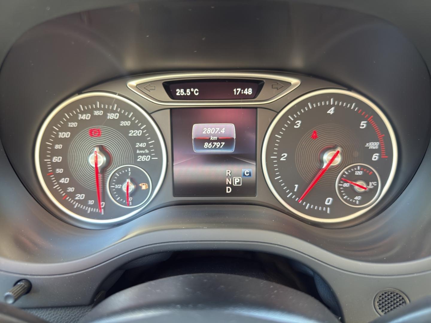 Mercedes-Benz B 200 d 7G Urban LED Navi  *Garantie*