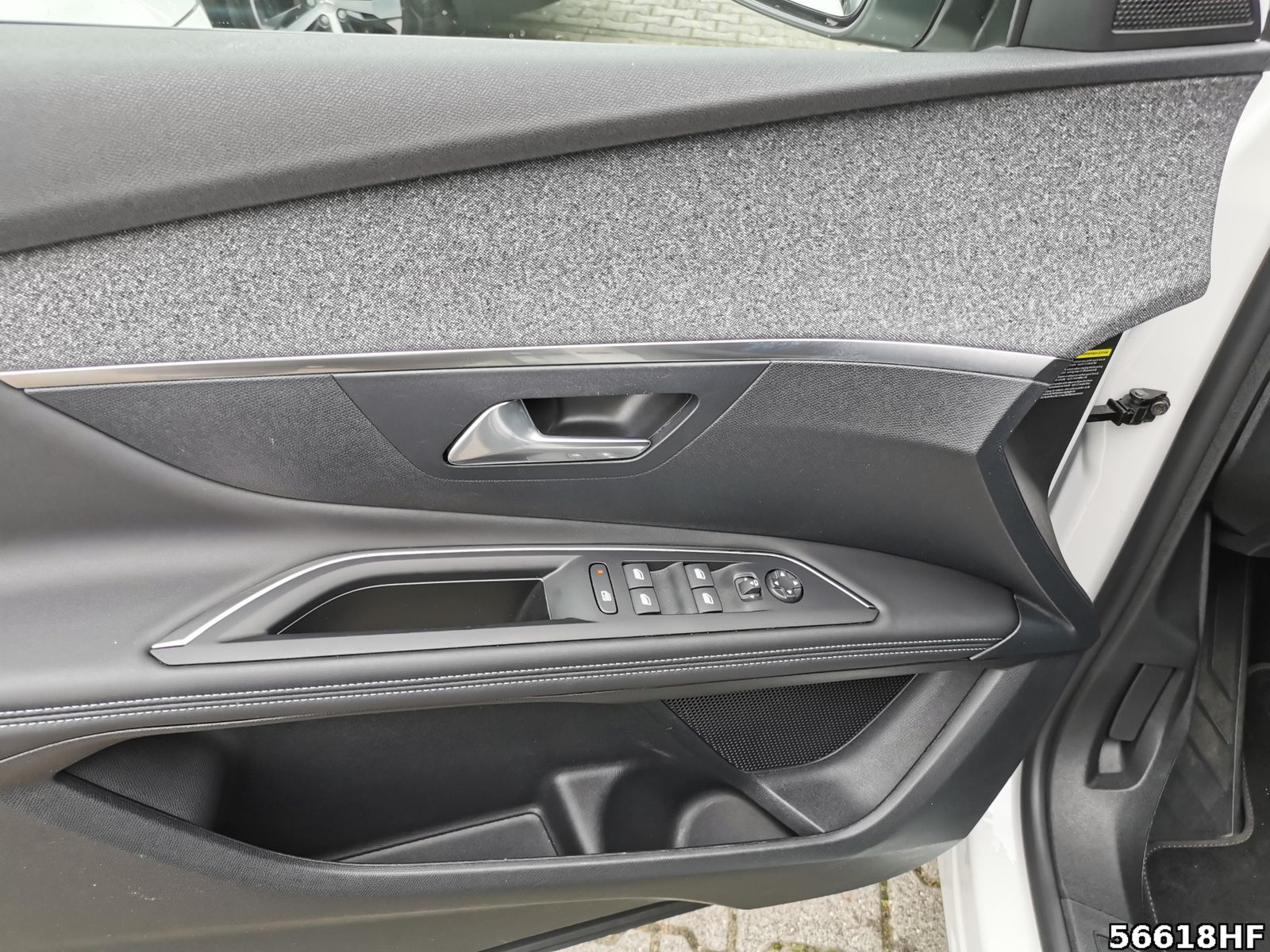 Fahrzeugabbildung Peugeot 3008 Allure Pack*Leder*PDC+Cam*LED*NAVI*