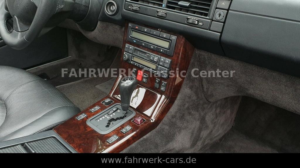 Mercedes-Benz SL 320