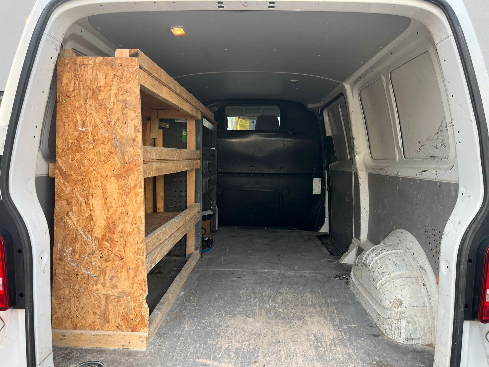 Fahrzeugabbildung Volkswagen T6 Transporter Kasten-Kombi EcoProfi 1.Hand