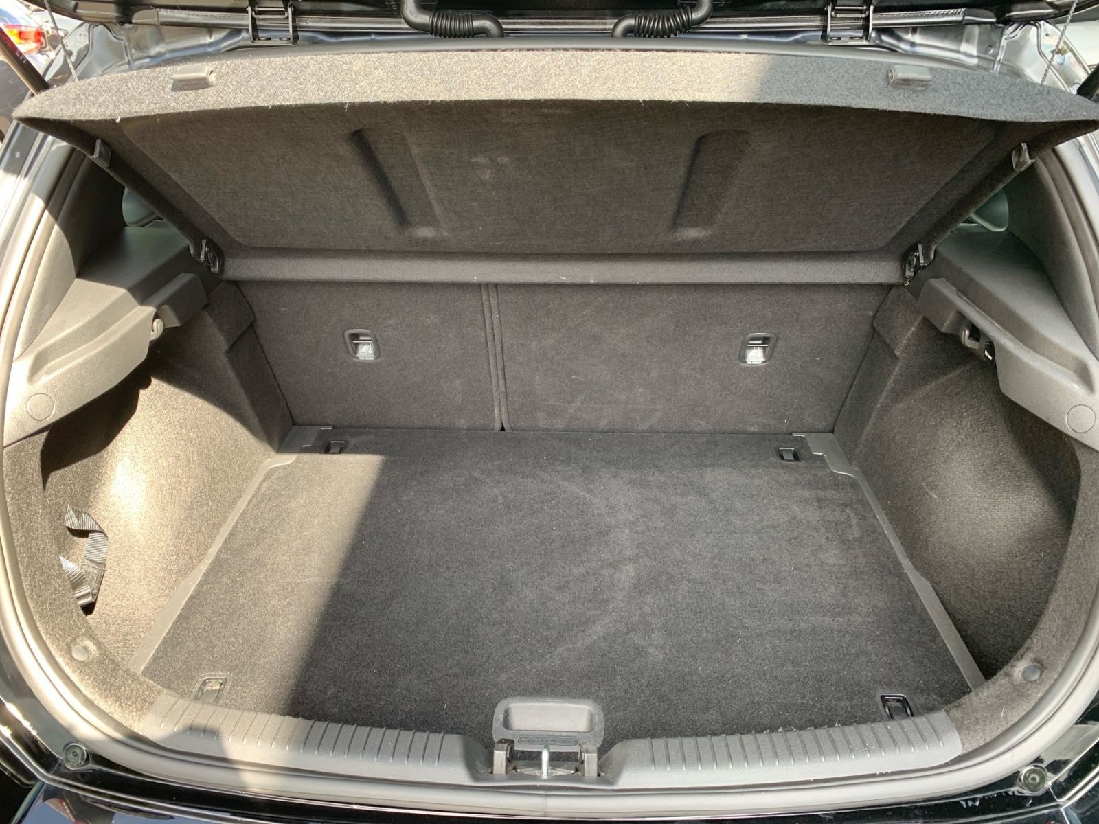 Fahrzeugabbildung Hyundai i30 1.0 T-GDI Edition 30 8x bereift