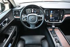 Fahrzeugabbildung Volvo V60 Cross Country D4 AWD Autom Pro*FSHZG*RFK*ACC