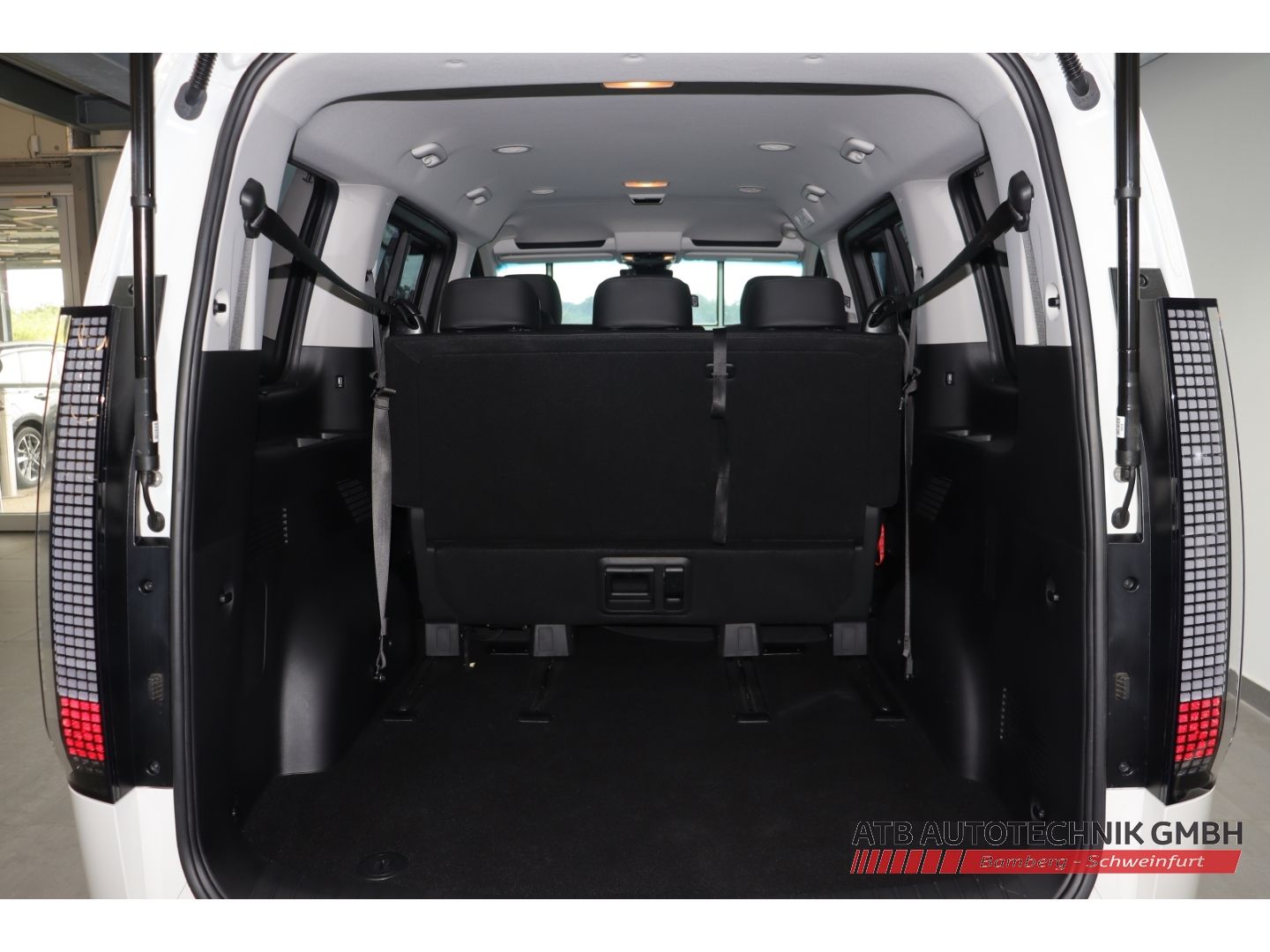 Fahrzeugabbildung Hyundai STARIA Prime 2WD 2.2 CRDi Park-Paket Navi Bose K