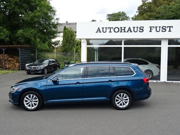 Volkswagen Passat - 1