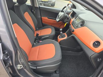 Bild 13 Hyundai i10 Intro Edition 1.2 SHZ LenkradHZG Alarm Tel.-
