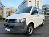 Volkswagen T5 Transporter Kasten-Kombi Kombi 8-Sitzer - Volkswagen: Sitzer 8