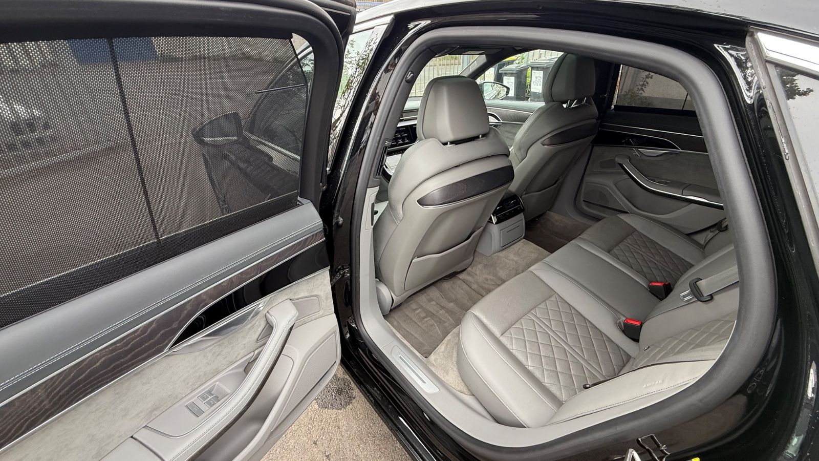 Fahrzeugabbildung Audi A8 50 TDI quattro S-Line