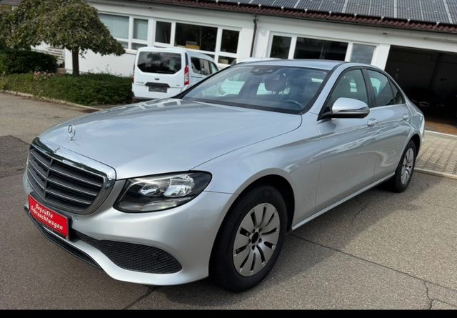 Mercedes-Benz E 220 d Autom|Navi|Klimaaut|