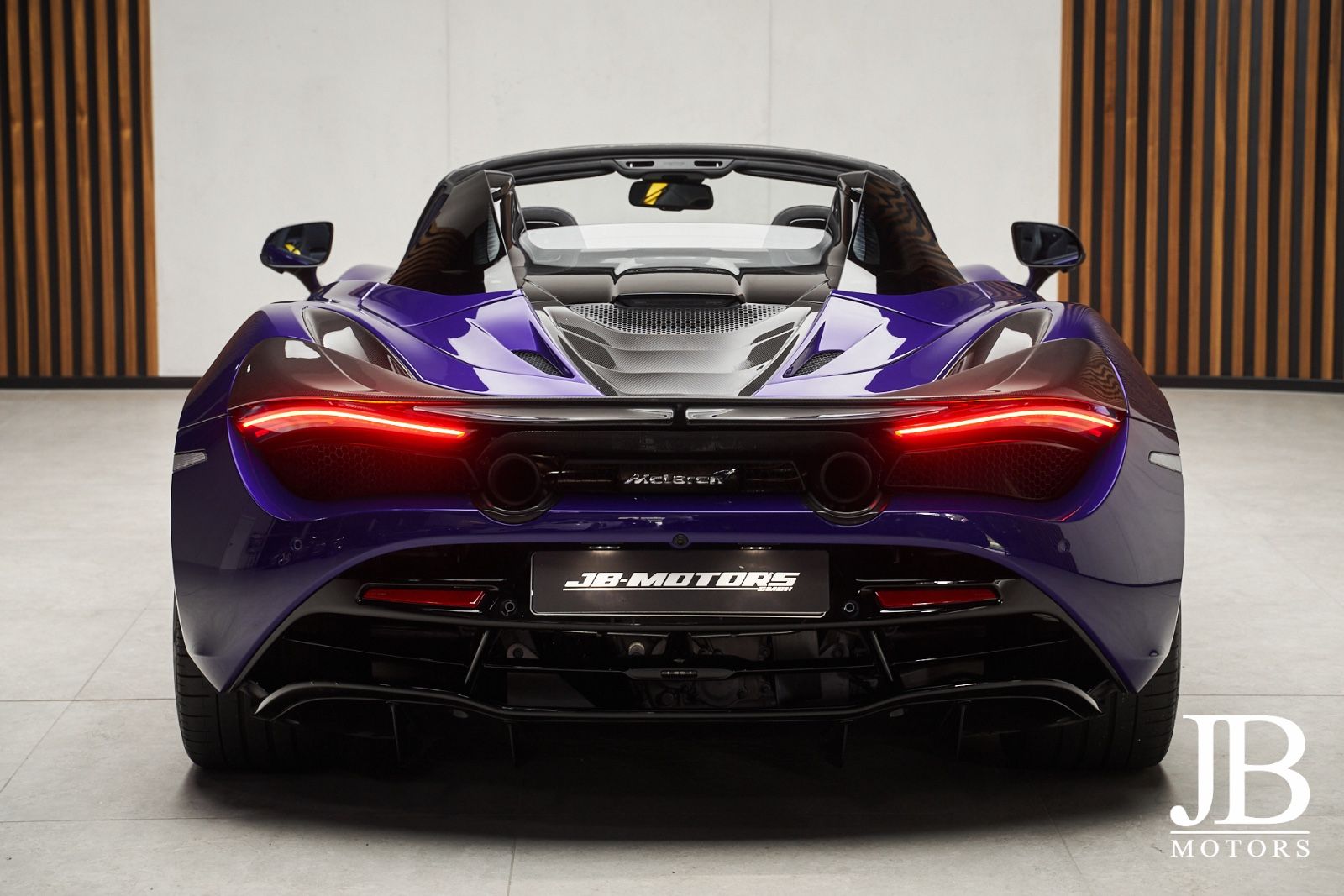 Fahrzeugabbildung McLaren 720s Spider MSO Carbon B&W Sound Lift Novitec