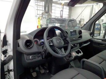 Fahrzeugabbildung Mercedes-Benz Sprinter 317 Koffer LBW 4.325 3 Sitze Navi Klima