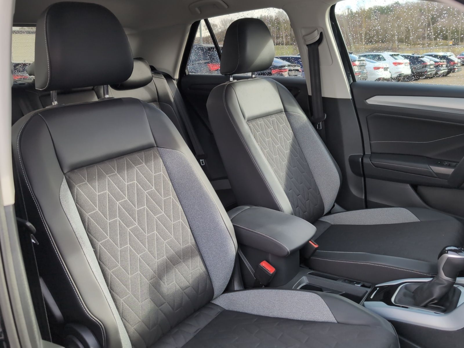 Volkswagen T-Roc - Bild 13