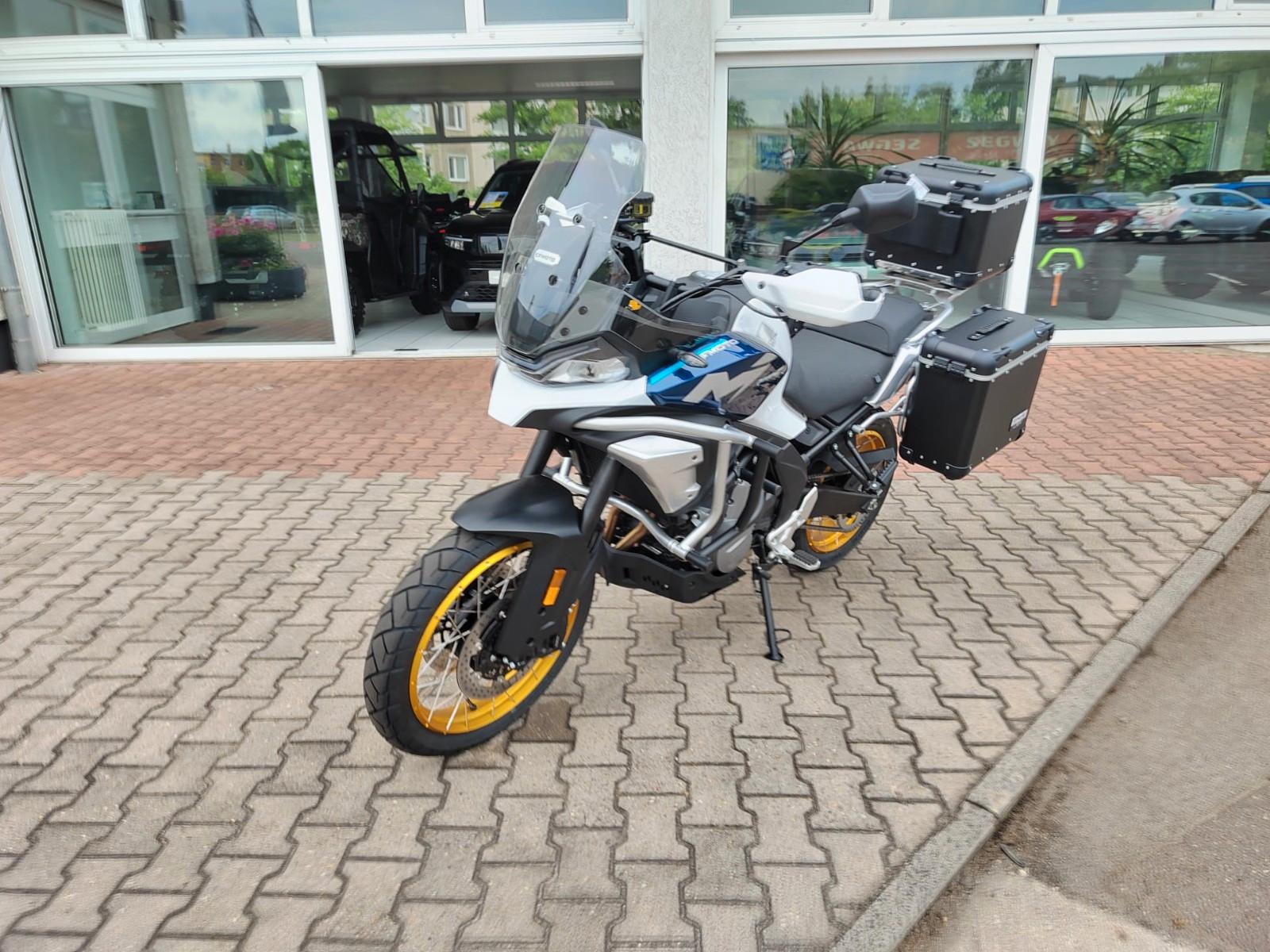 CFMOTO 700MT
