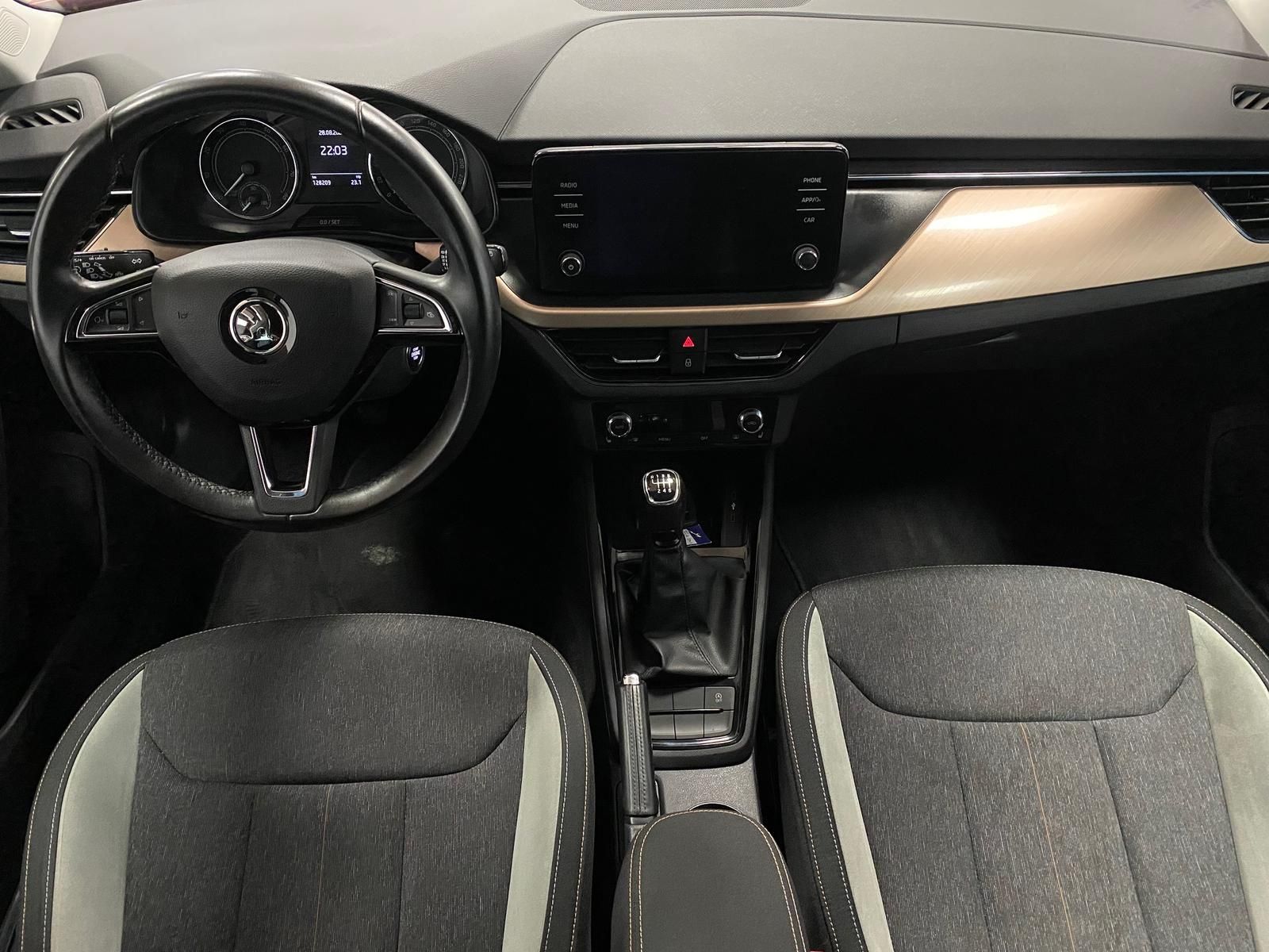Fahrzeugabbildung SKODA Kamiq 1.5 TSI ACT Style AHK+APP+KLIMA+PDC+LED+++