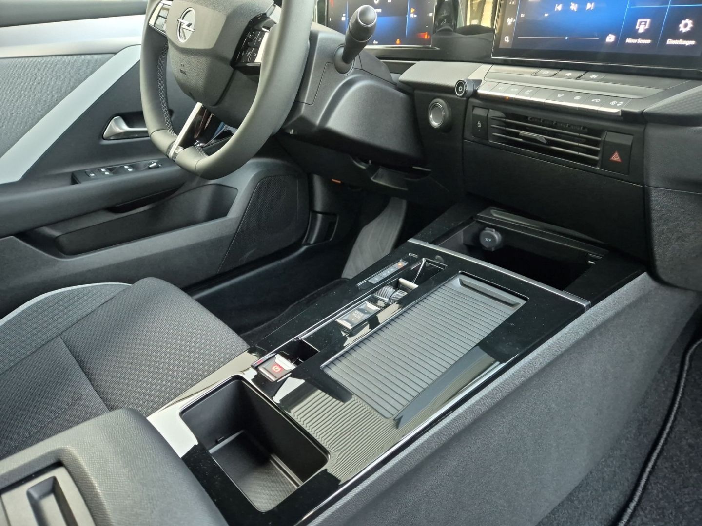 Fahrzeugabbildung Opel Astra 1.5 D EU6e L Sports Tourer Edition LED App