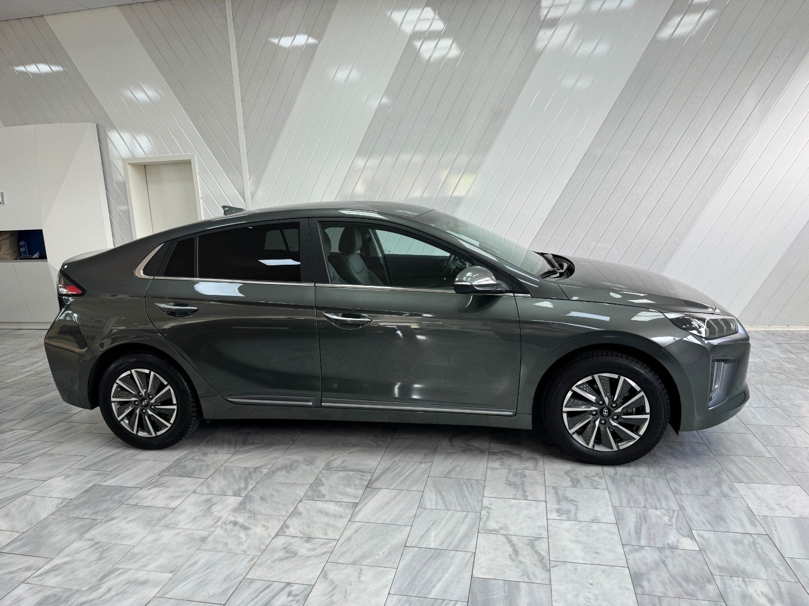 Hyundai Ioniq Elektro Advantage Navi Kamera LED