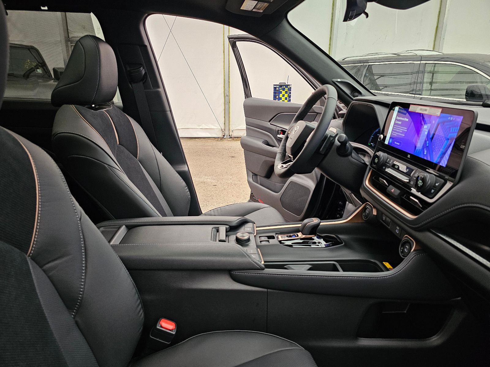 Fahrzeugabbildung Toyota GRAND Platinum Max T1: 68.000 EURO Stock !!!
