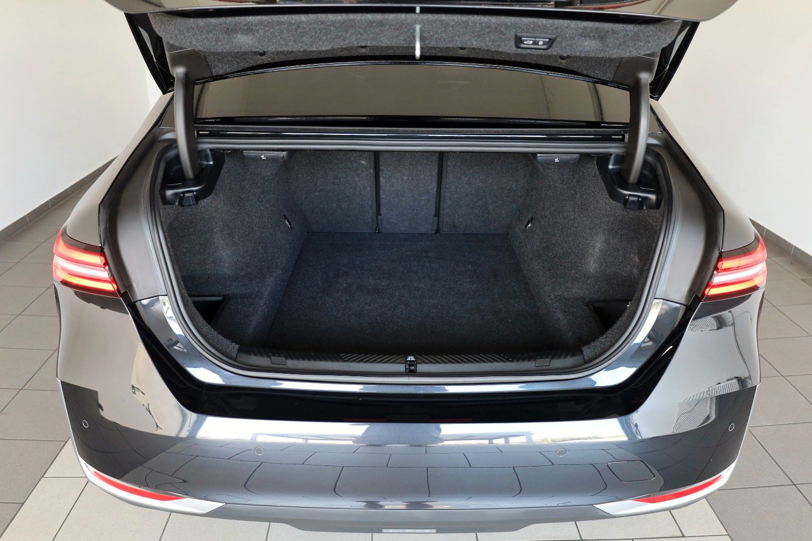 Fahrzeugabbildung BMW 520 d,Travel+Innov. Pak,Panorama,HUD, AHK el,+WR