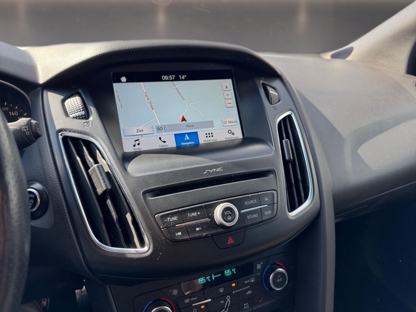 Fahrzeugabbildung Ford Focus Turnier ST-Line Sportpaket Navi Mehrzonenk