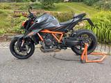 KTM 1290 SuperDuke r  - KTM SUPERDUKE