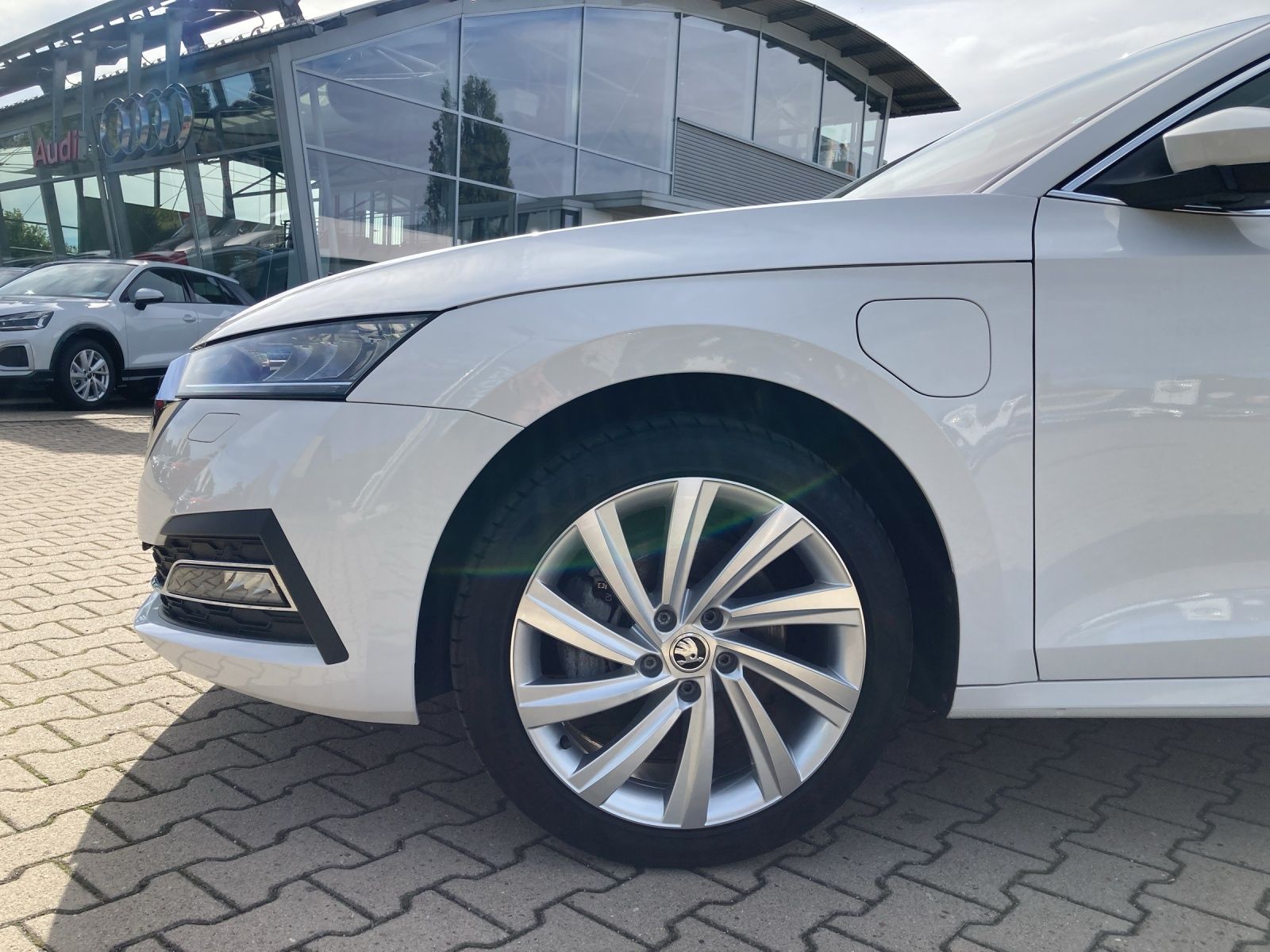 Fahrzeugabbildung SKODA Octavia Combi iV Style DSG LED Navi ACC RFK SH 1