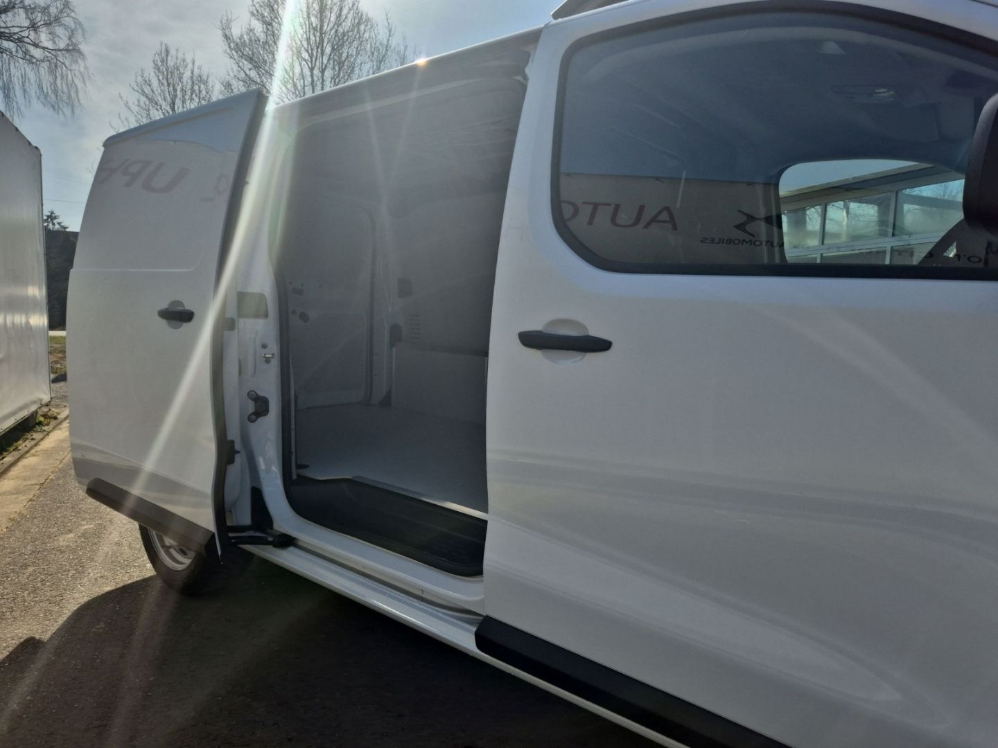 Fahrzeugabbildung Citroën Jumpy KW Standard (L2) 2.0 BlueHDi 145  AHK-abn.