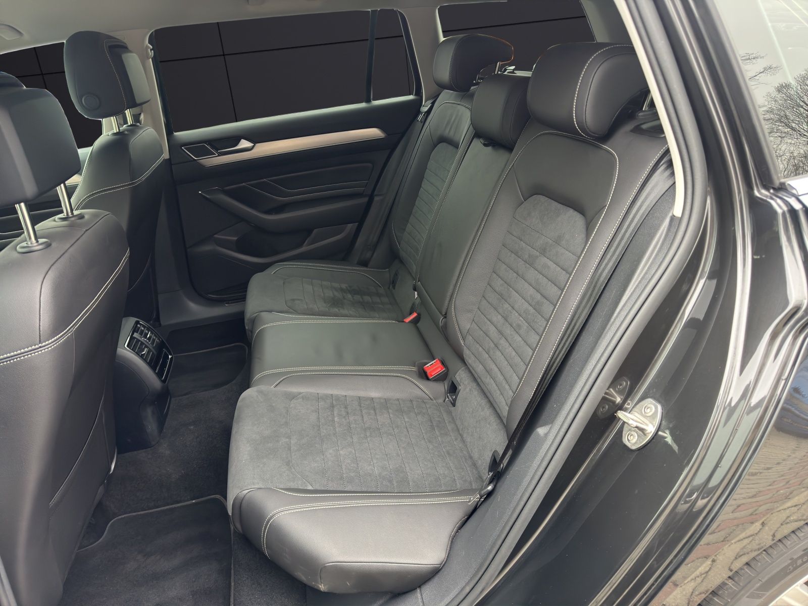 Fahrzeugabbildung Volkswagen Passat Variant TSI Elegance DSG Navi ACC RFK AID