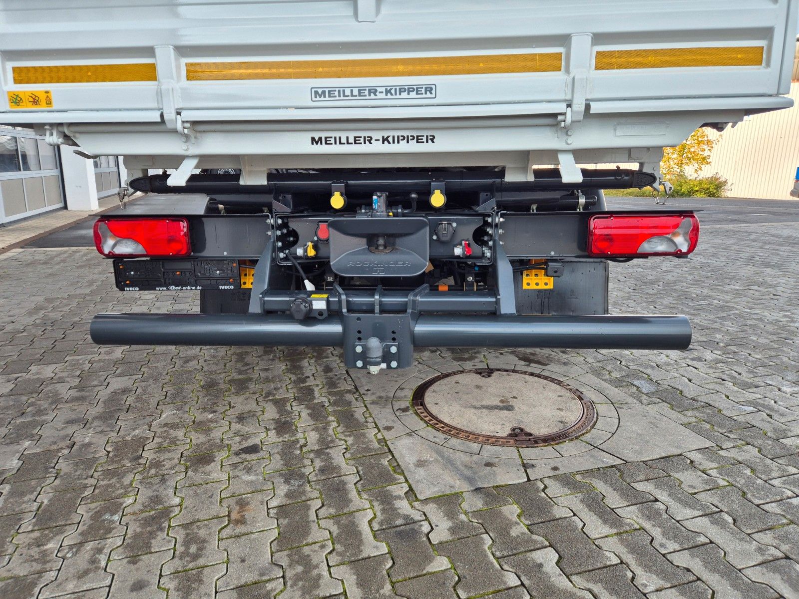 Fahrzeugabbildung Iveco Eurocargo ML80E21 Meiller 2x AHK 3 Sitze Klima