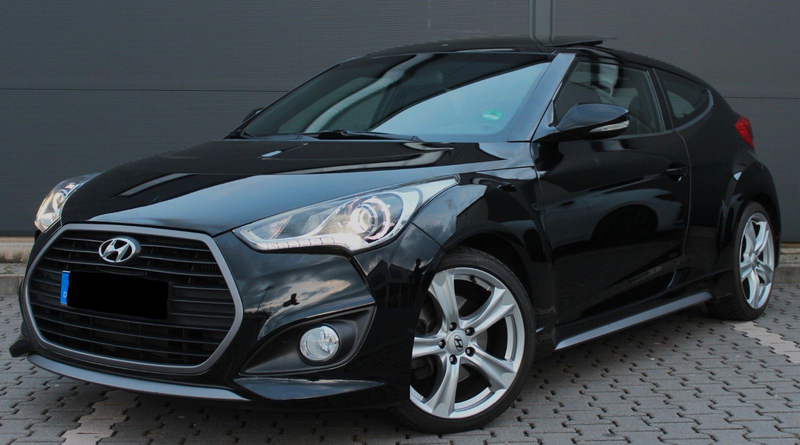 HYUNDAI Veloster