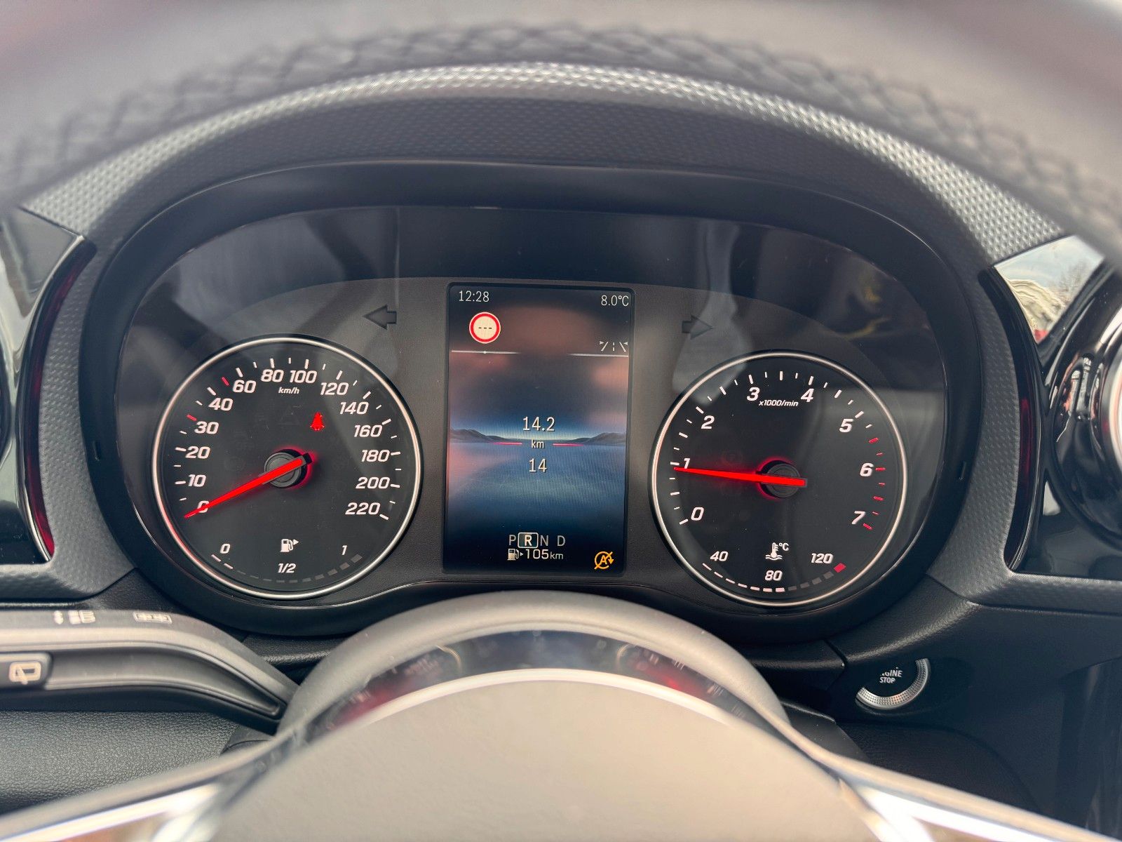 Fahrzeugabbildung Mercedes-Benz T 180 Style LED Kamera KEYLESS MBUX SHZ