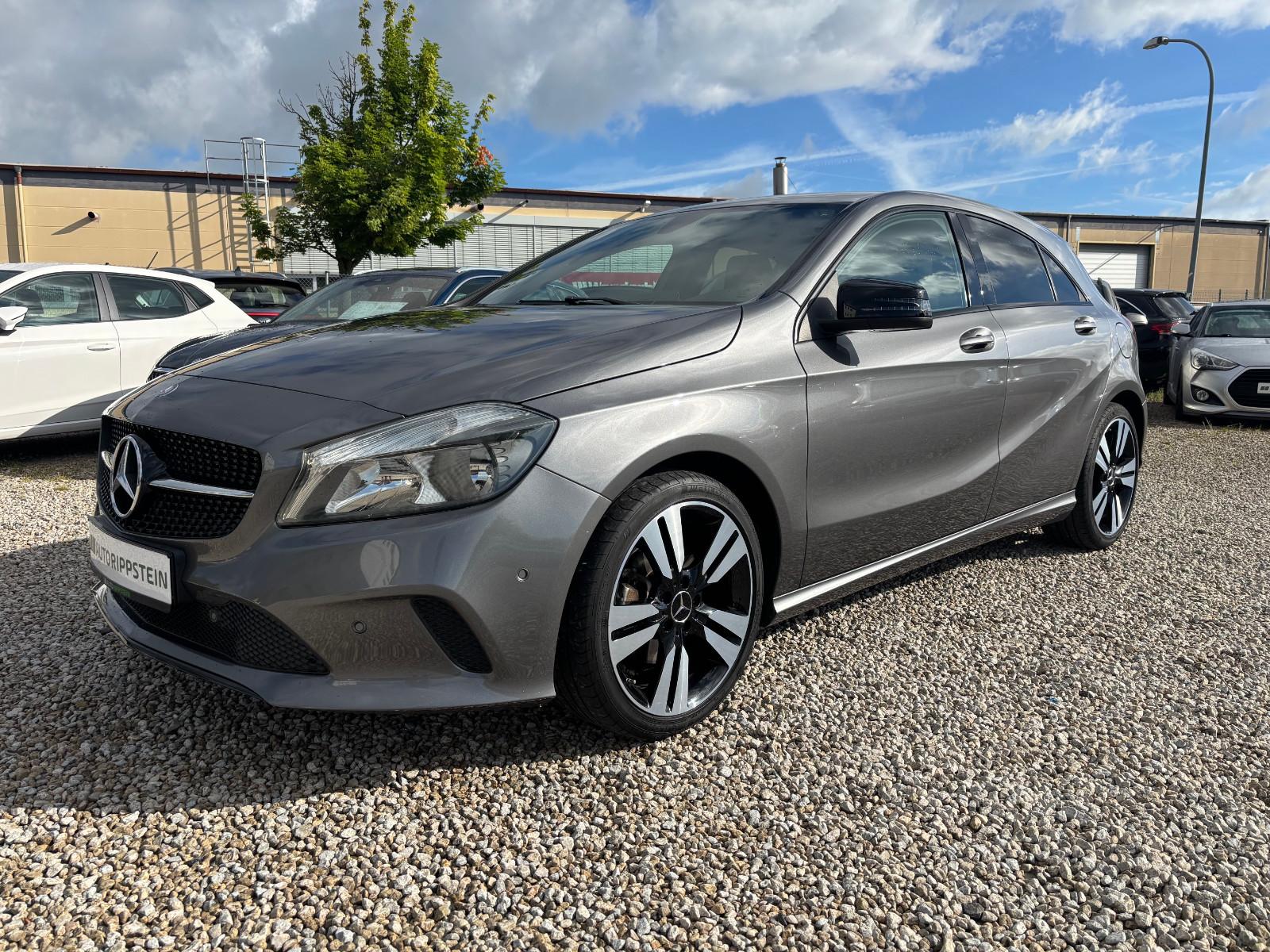 Mercedes-Benz A 200 Urban Night Paket +NAVI+PTS+GRA+