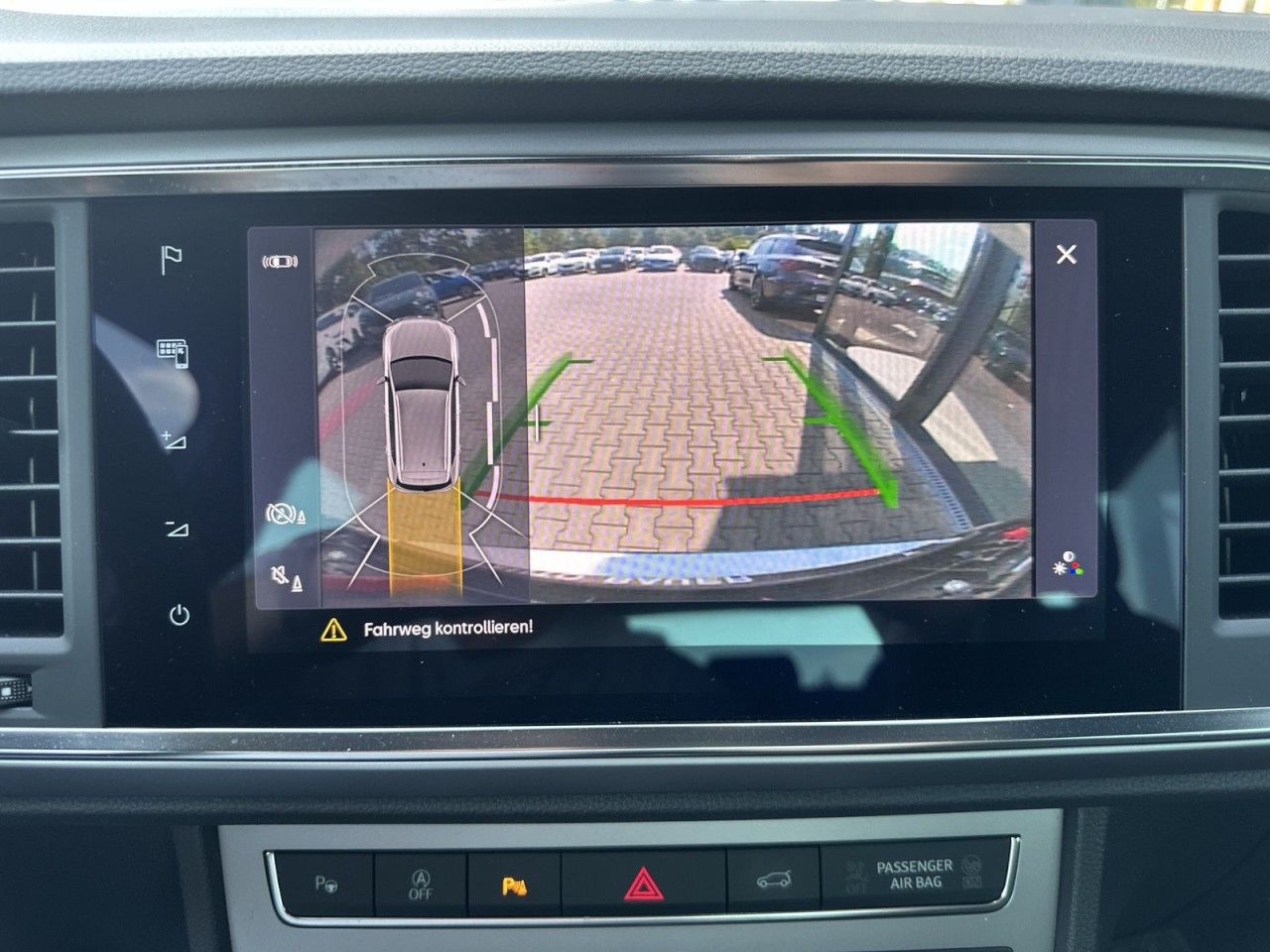Fahrzeugabbildung SEAT ATECA FR 2.0 TSI 190 PS DSG 4Drive*AHK* - mit KI generiert/bearbeitet