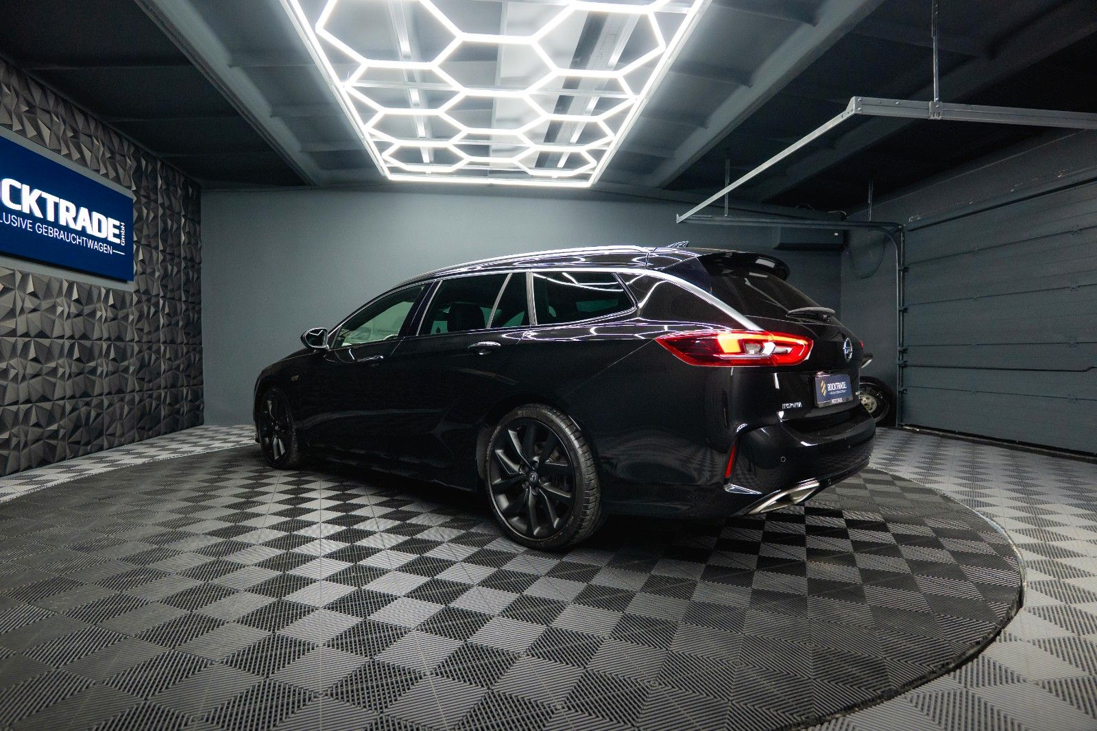 Fahrzeugabbildung Opel Insignia B Sports Tourer GSi 4x4 *ACC*LED*HU*DAB