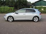 Volkswagen Golf VIII Lim. Style 1,5 eTSI DSG Pano.LED 2xPDC - Volkswagen Golf: 2.5