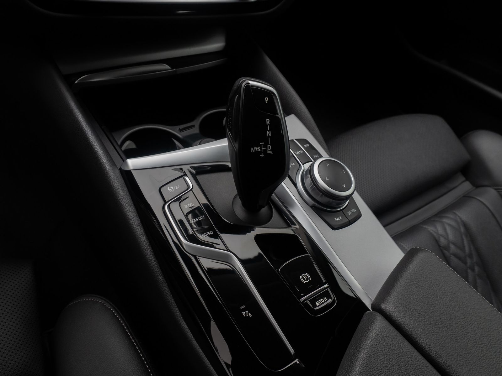 Fahrzeugabbildung BMW 520d Alarm AHK CockpitPlus Stop&go Kamera DAB