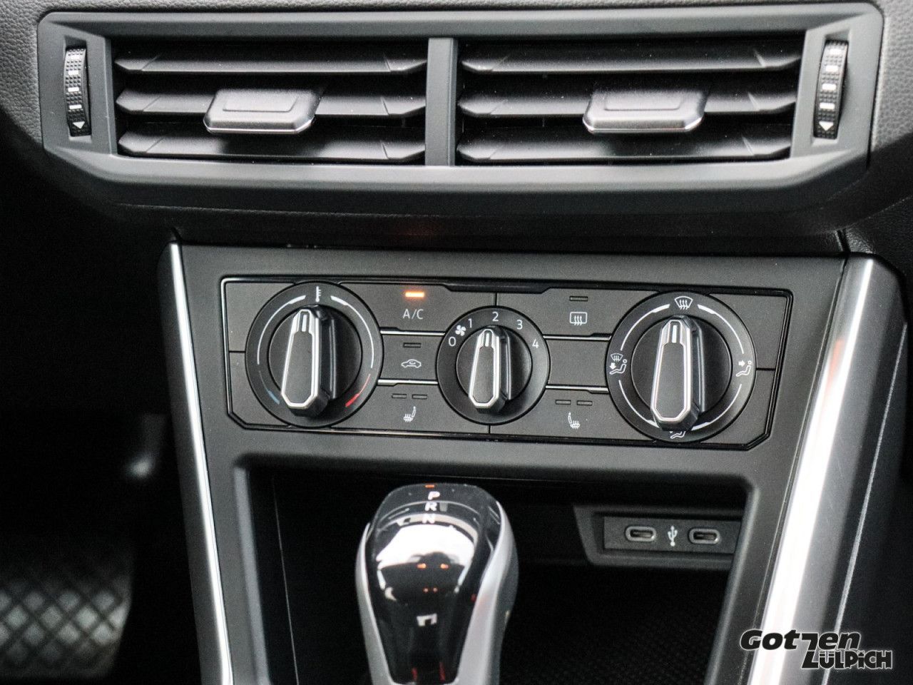 Fahrzeugabbildung Volkswagen Polo Life 1,0TSI DSG Rückfahrkamera Klima LED