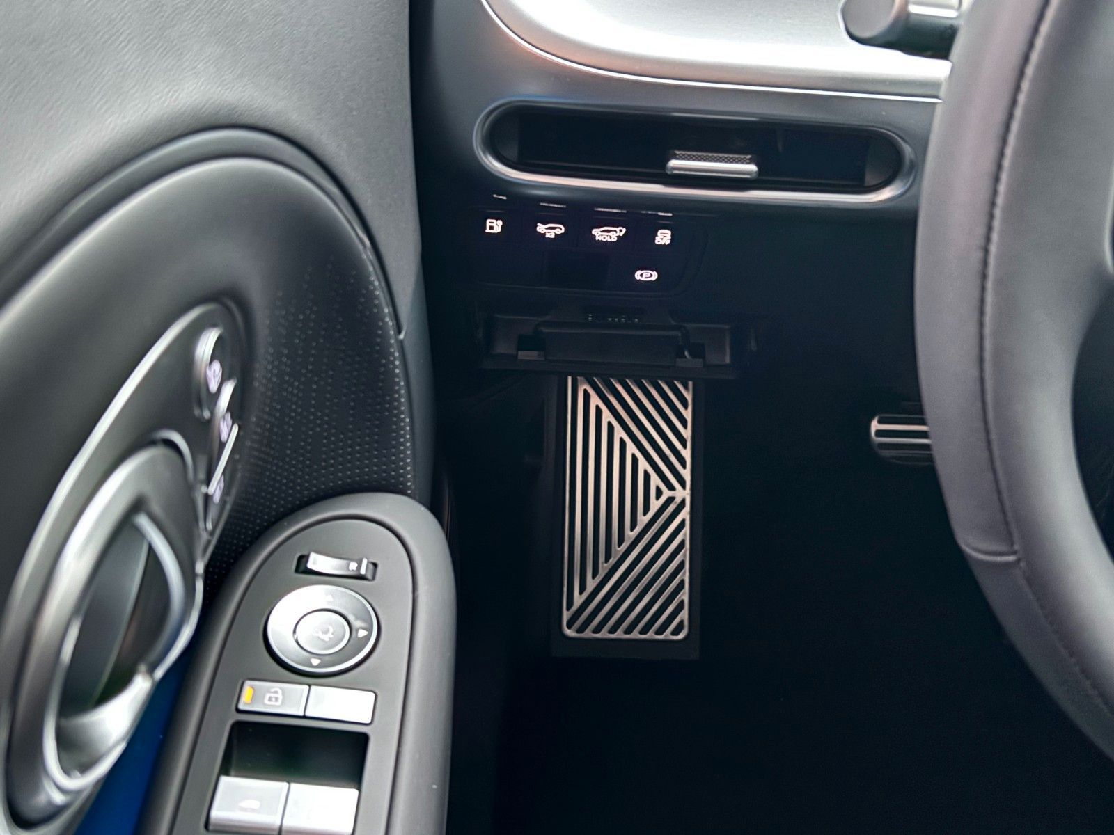 Fahrzeugabbildung Hyundai Ioniq 9 Elektro 7-Sitzer W Uniq 360,HUD,Kamera