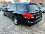 Mercedes-Benz E 250 T-Modell E 250 PDC XENON NAVI ABW AAT - Mercedes-Benz E 250 mit Diesel-Antrieb: Automatik