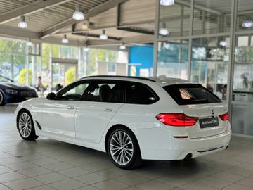 Fahrzeugabbildung BMW 530d Tour Sport Line HI-FI Pano M Sportfahrwerk