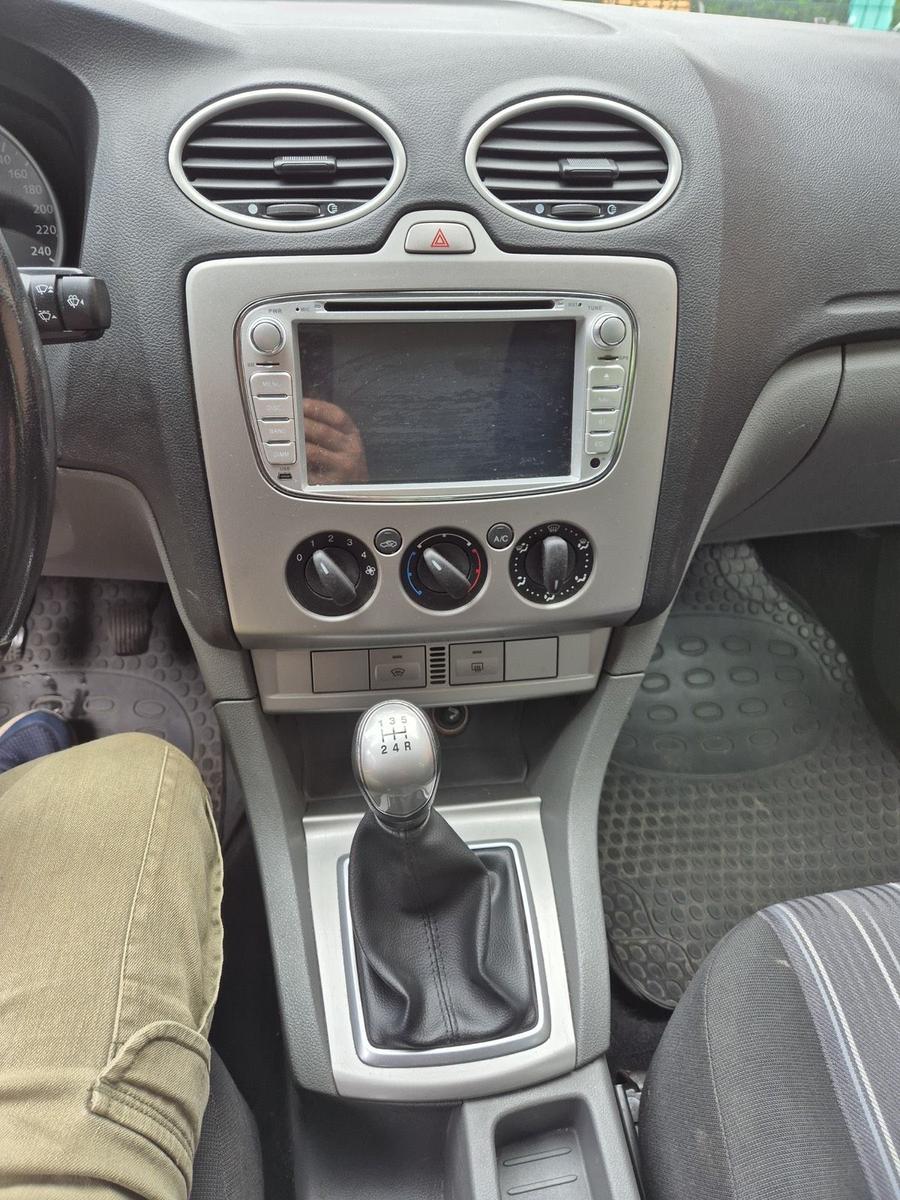 Ford Focus 2009 — photo 11