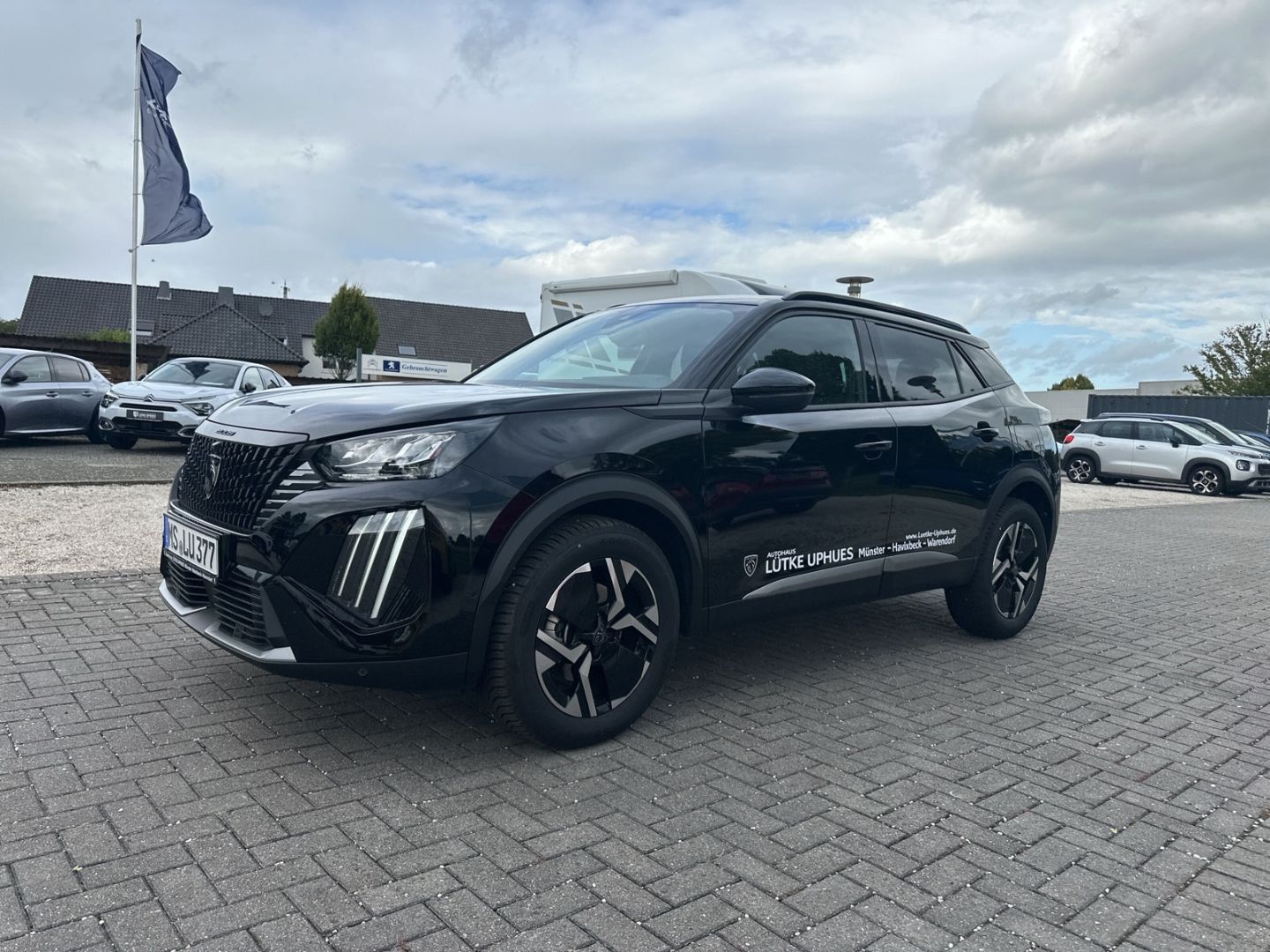 Fahrzeugabbildung Peugeot 2008 Allure 1.2 HY 136 e-DSC6      Navi ACC