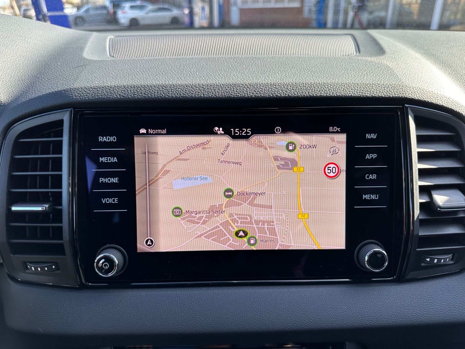 Fahrzeugabbildung SKODA Karoq Sportline 1.5 TSI DSG MATRIX/AHK/ACC/Navi